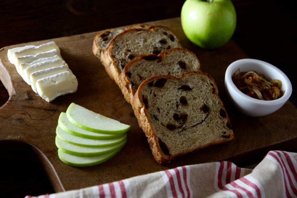 Brie and Apple Grilled Cheese